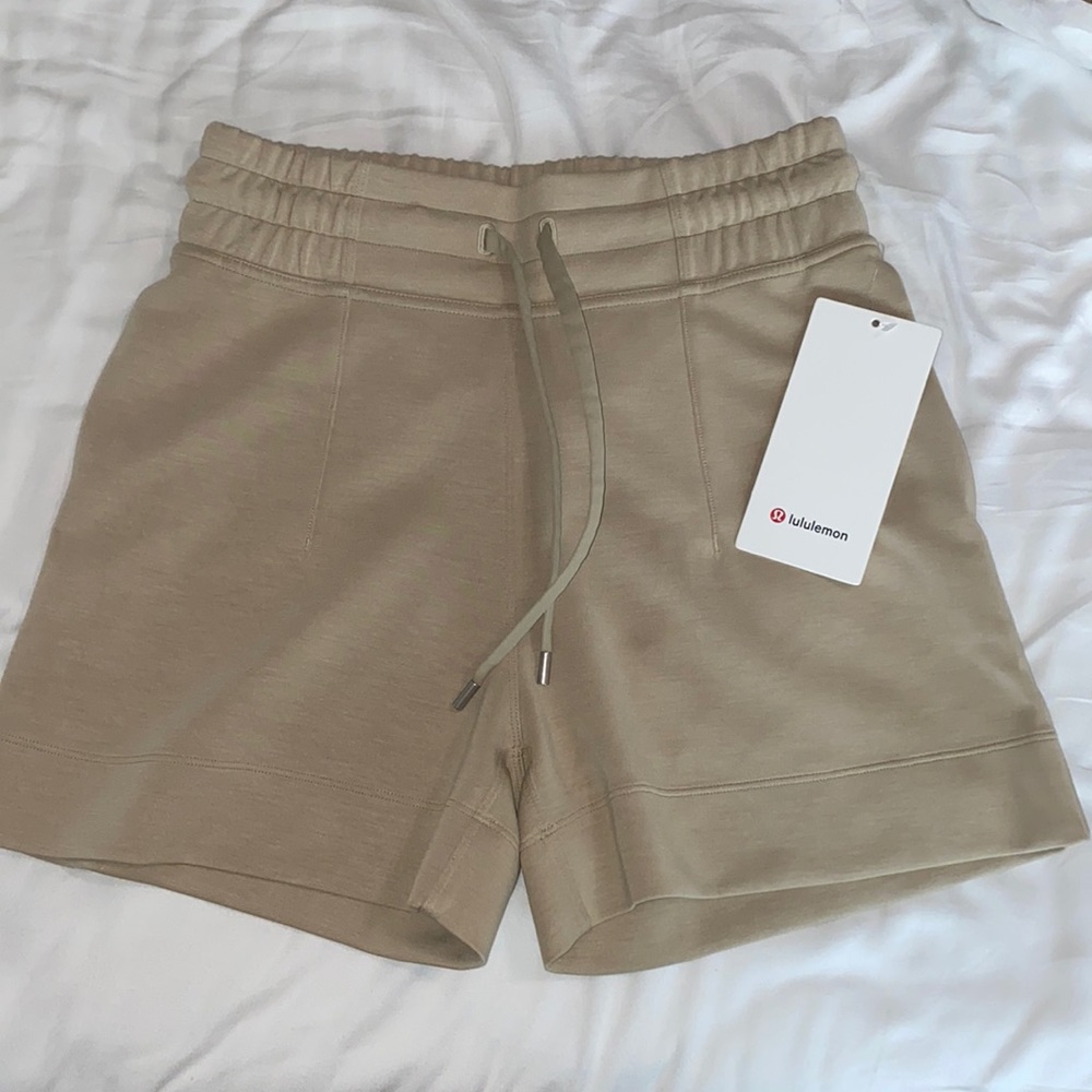 Soft Ambitions HR Short 4”